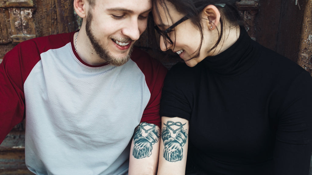 Protección Solar y Tatuajes: Todo lo que Necesitas Saber para Cuidar tu Piel y tu Arte